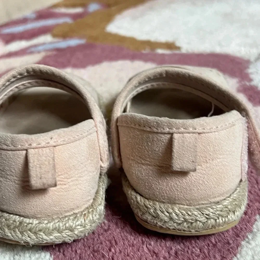 H&M baby girl shoes sandals espadrilles suede hearts blush pink beige toddler